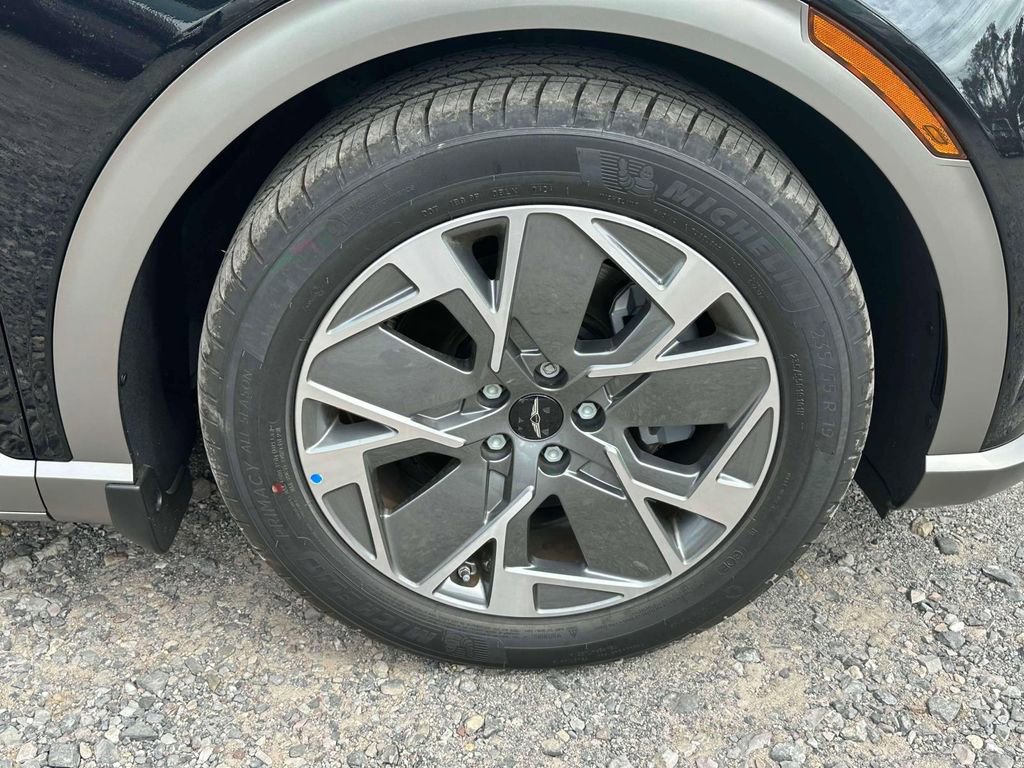 New 2025 Genesis GV60 Advanced AWD/4WD image 6