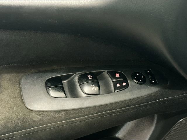 Used 2016 Nissan Pathfinder SV image 18