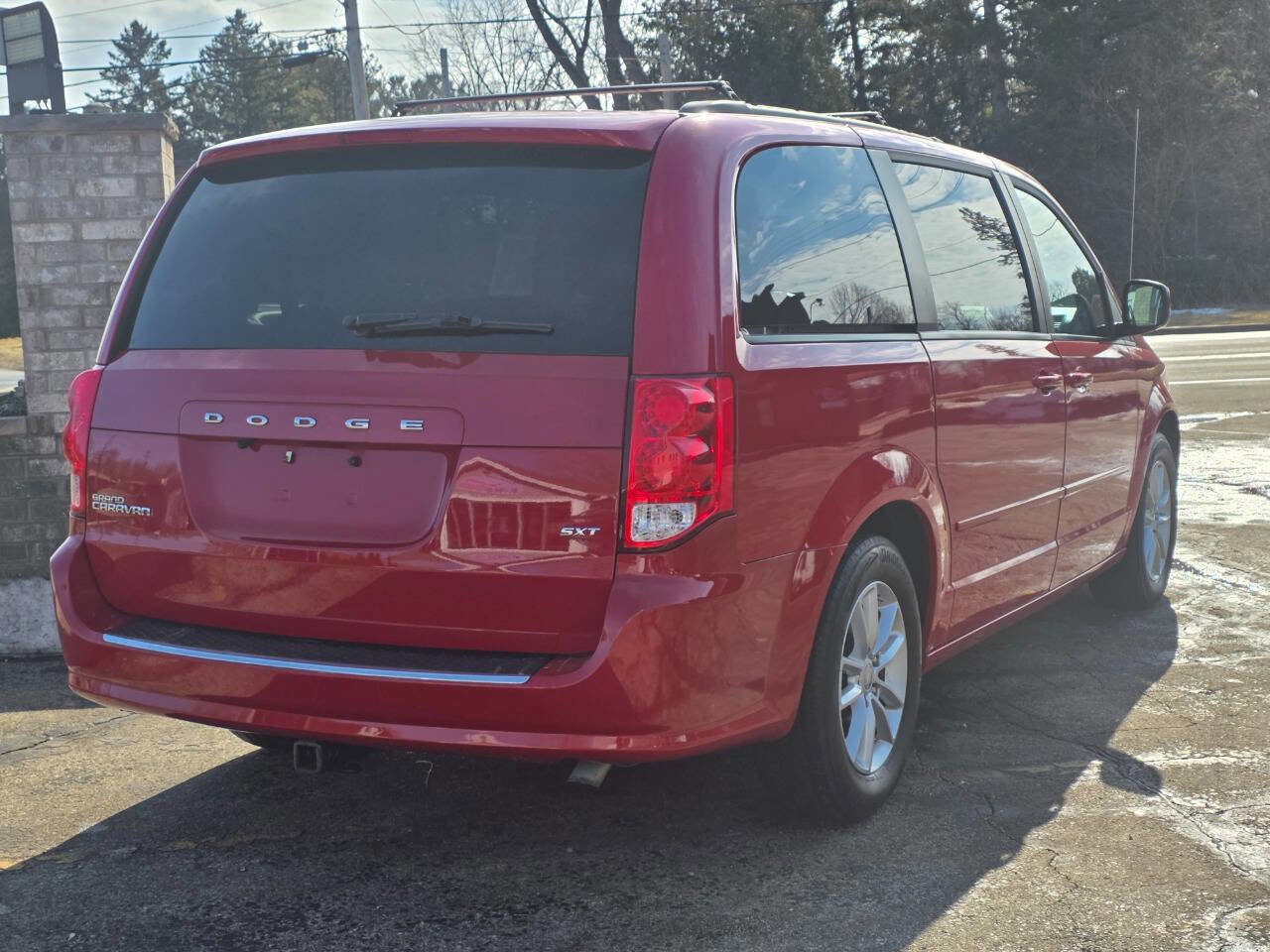Used 2015 Dodge Grand Caravan SXT image 6