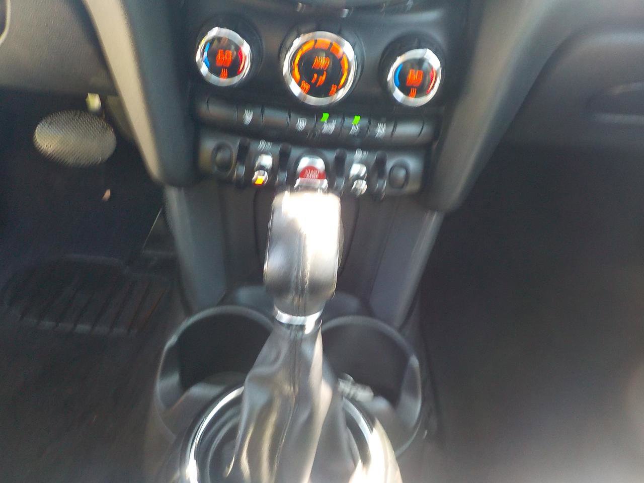 Used 2015 MINI Cooper 2-Door Hardtop FWD image 16