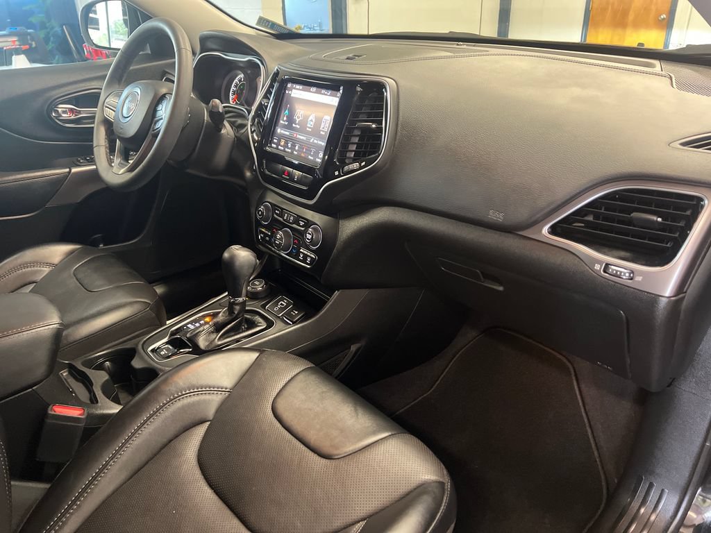 Used 2022 Jeep Cherokee Limited w/ Elite Package AWD/4WD image 40