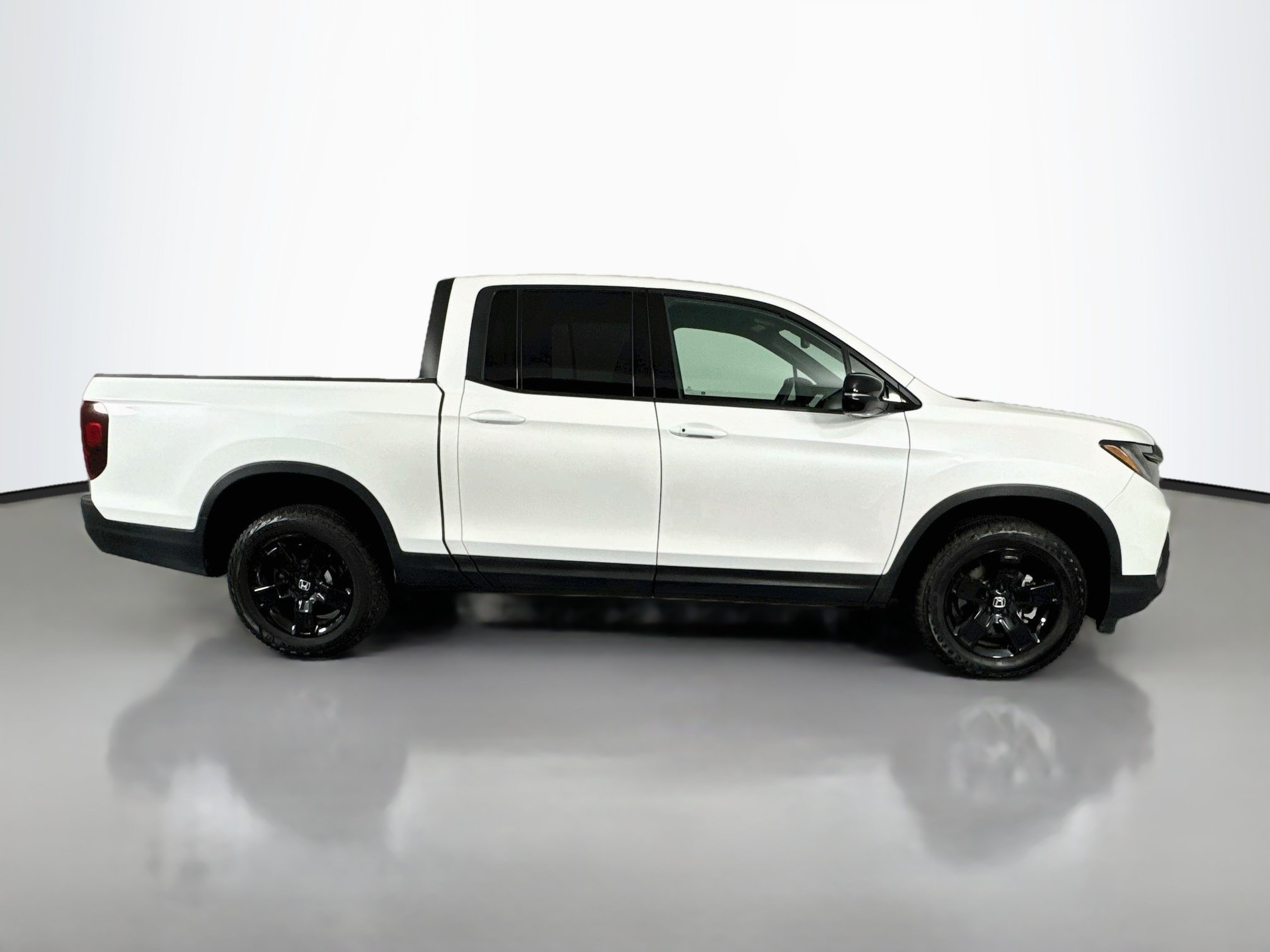 Certified 2024 Honda Ridgeline Black Edition image 4