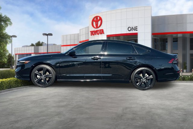 Used 2025 Honda Accord Sport image 8