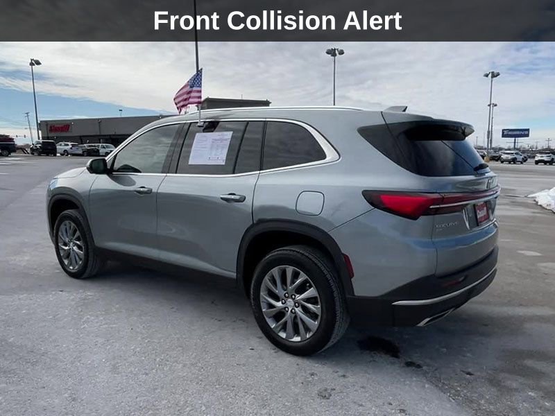 Used 2025 Buick Enclave Preferred image 2