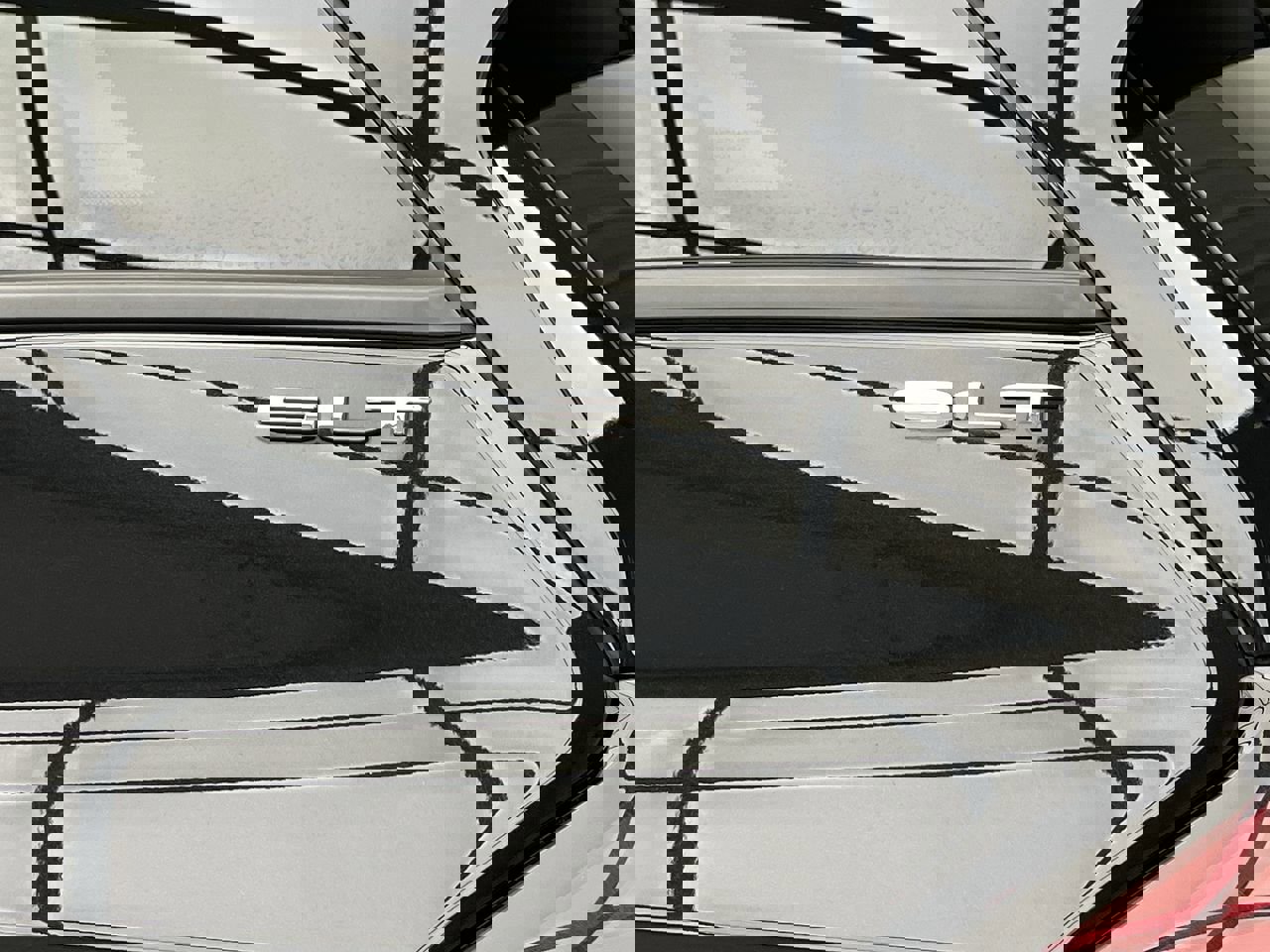 Certified 2024 GMC Terrain SLT image 32