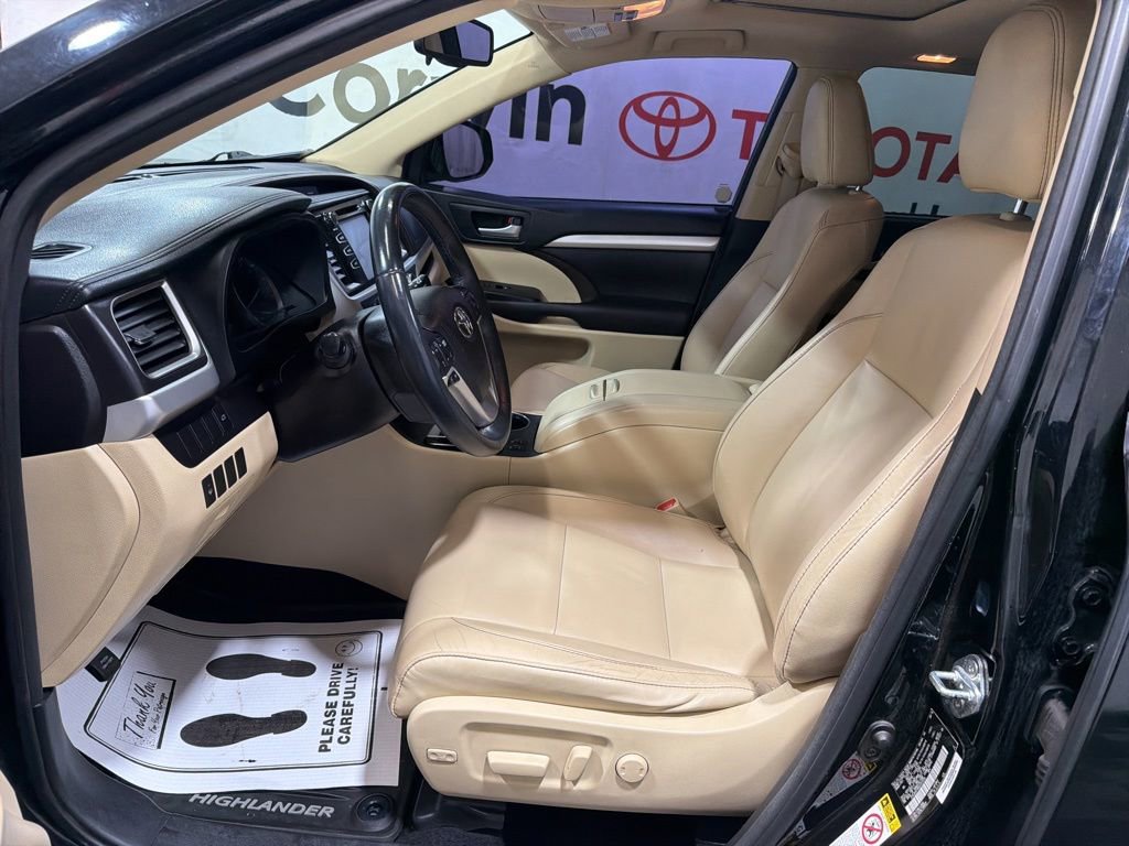 Used 2016 Toyota Highlander XLE AWD/4WD image 24