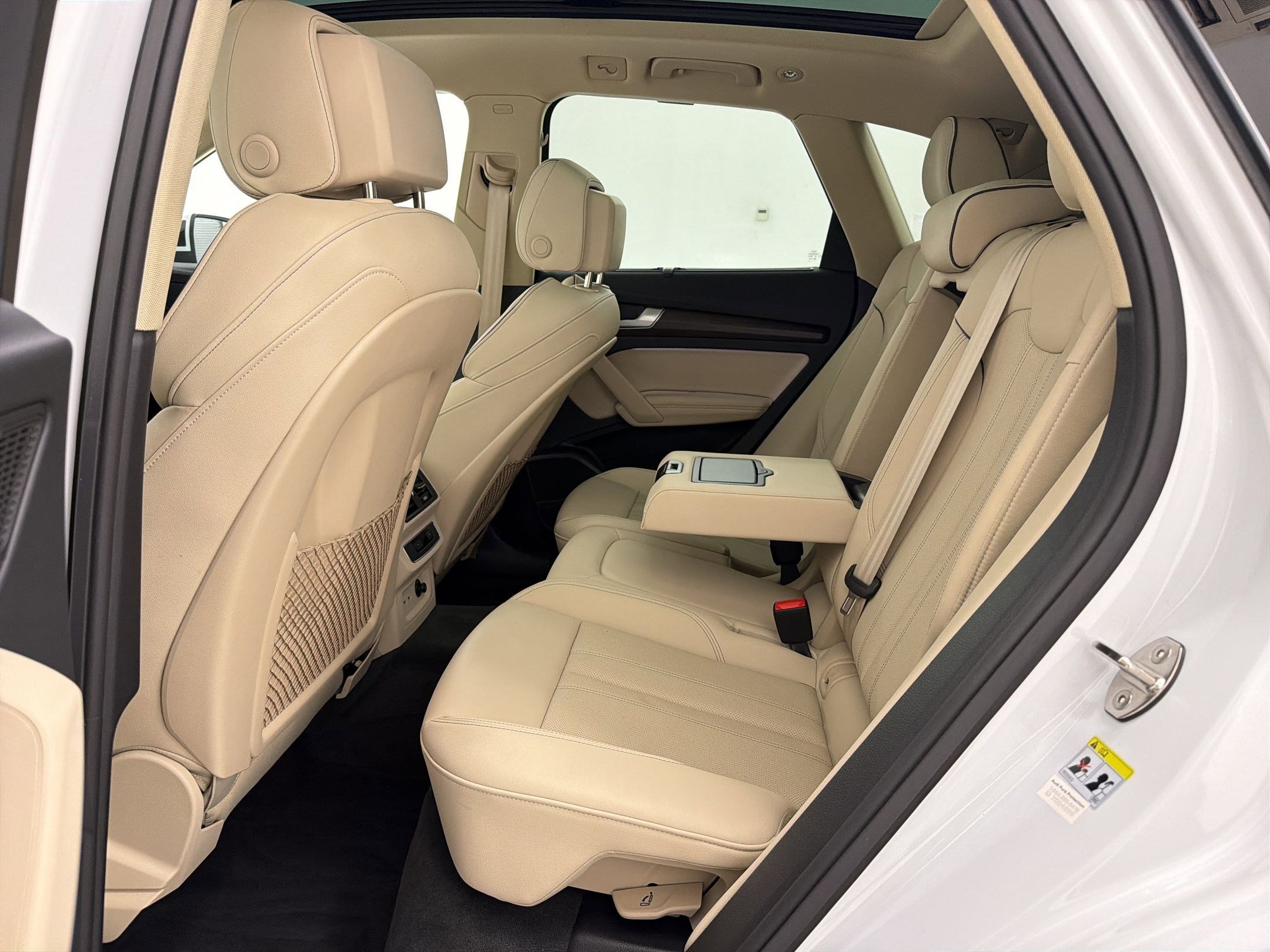 Used 2023 Audi Q5 e Premium Plus w/ Premium Plus Package AWD/4WD image 14
