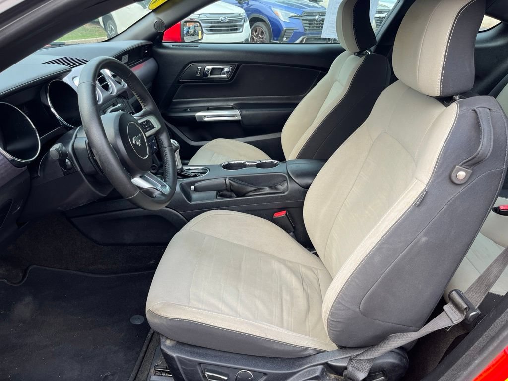 Used 2017 Ford Mustang Coupe RWD image 13