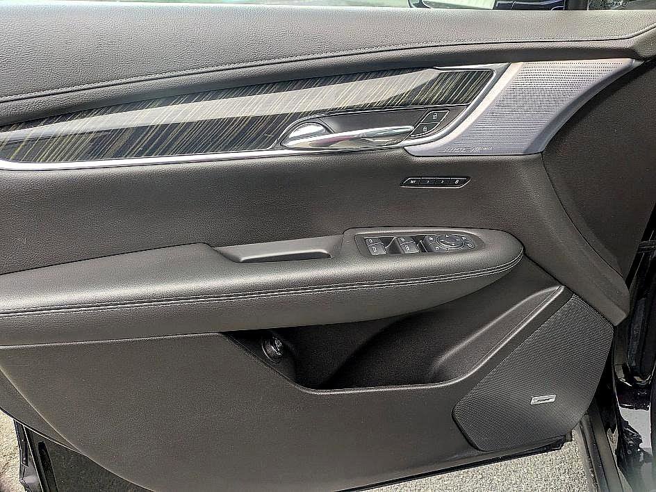 Used 2020 Cadillac XT6 Premium Luxury image 14