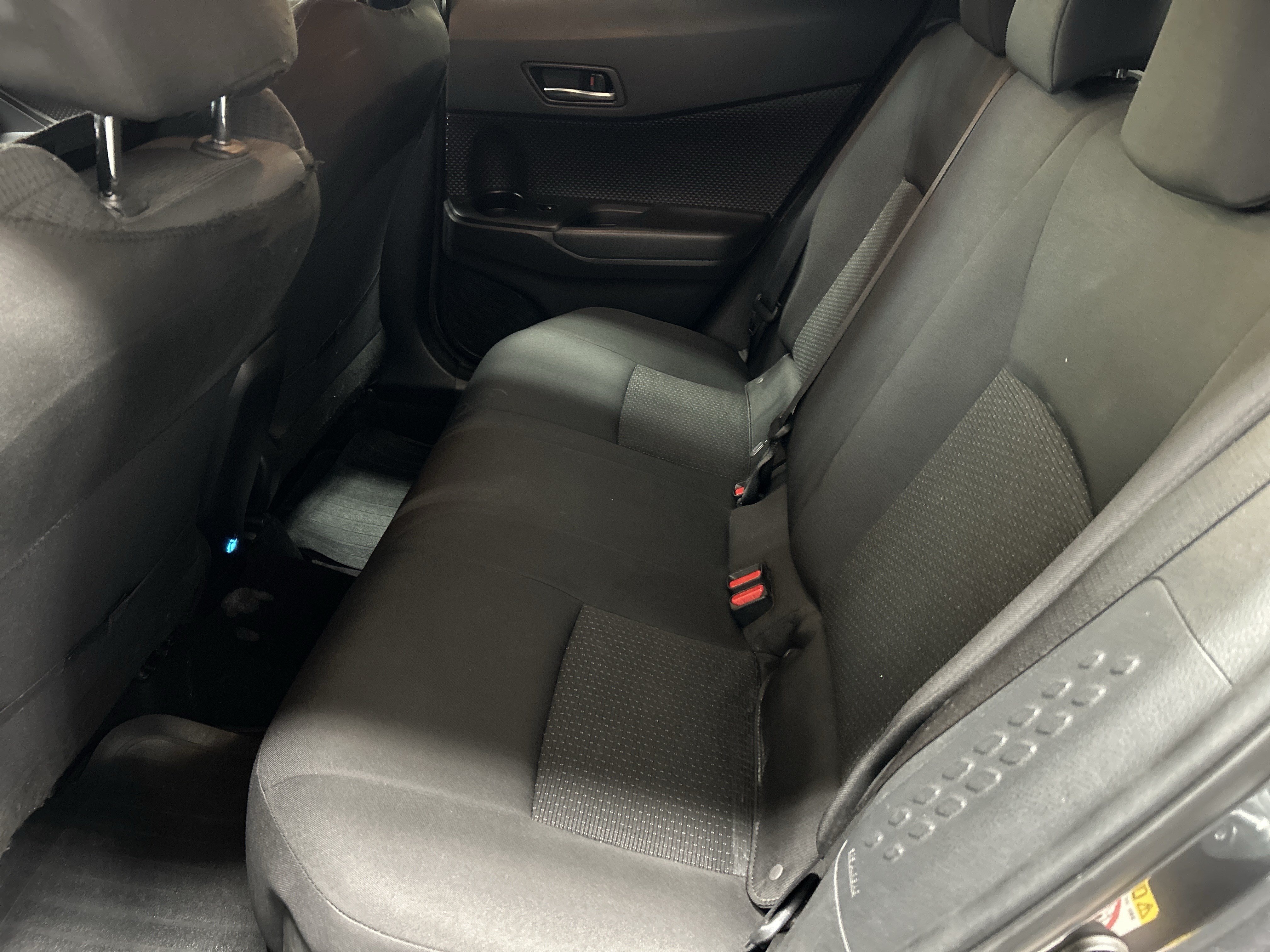 Used 2019 Toyota C-HR LE FWD image 8