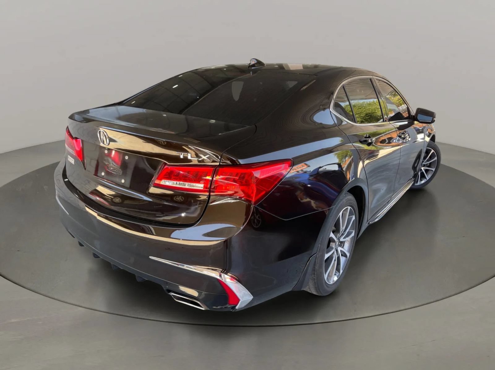 Used 2018 Acura TLX w/ Technology Package FWD image 5