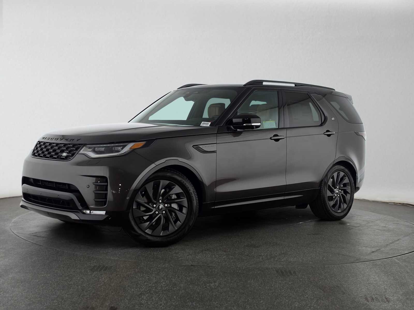 New 2026 Land Rover Discovery Dynamic SE
