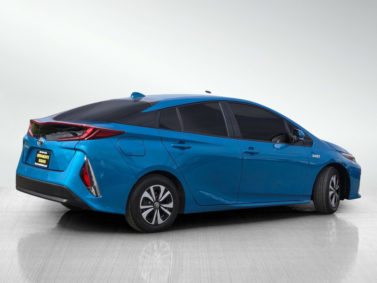 Used 2017 Toyota Prius Prime Advanced image 4