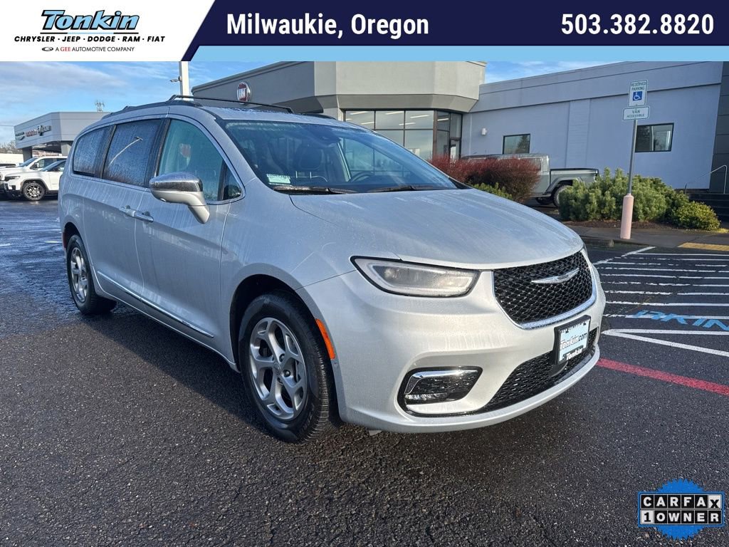 Used 2022 Chrysler Pacifica Limited image 1
