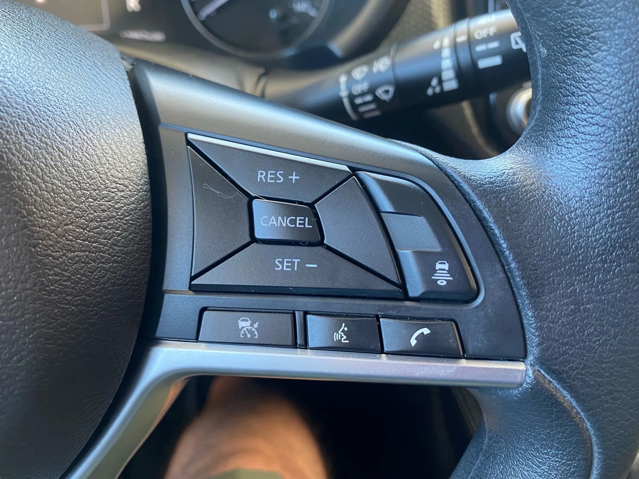 Used 2023 Nissan Kicks SV image 13