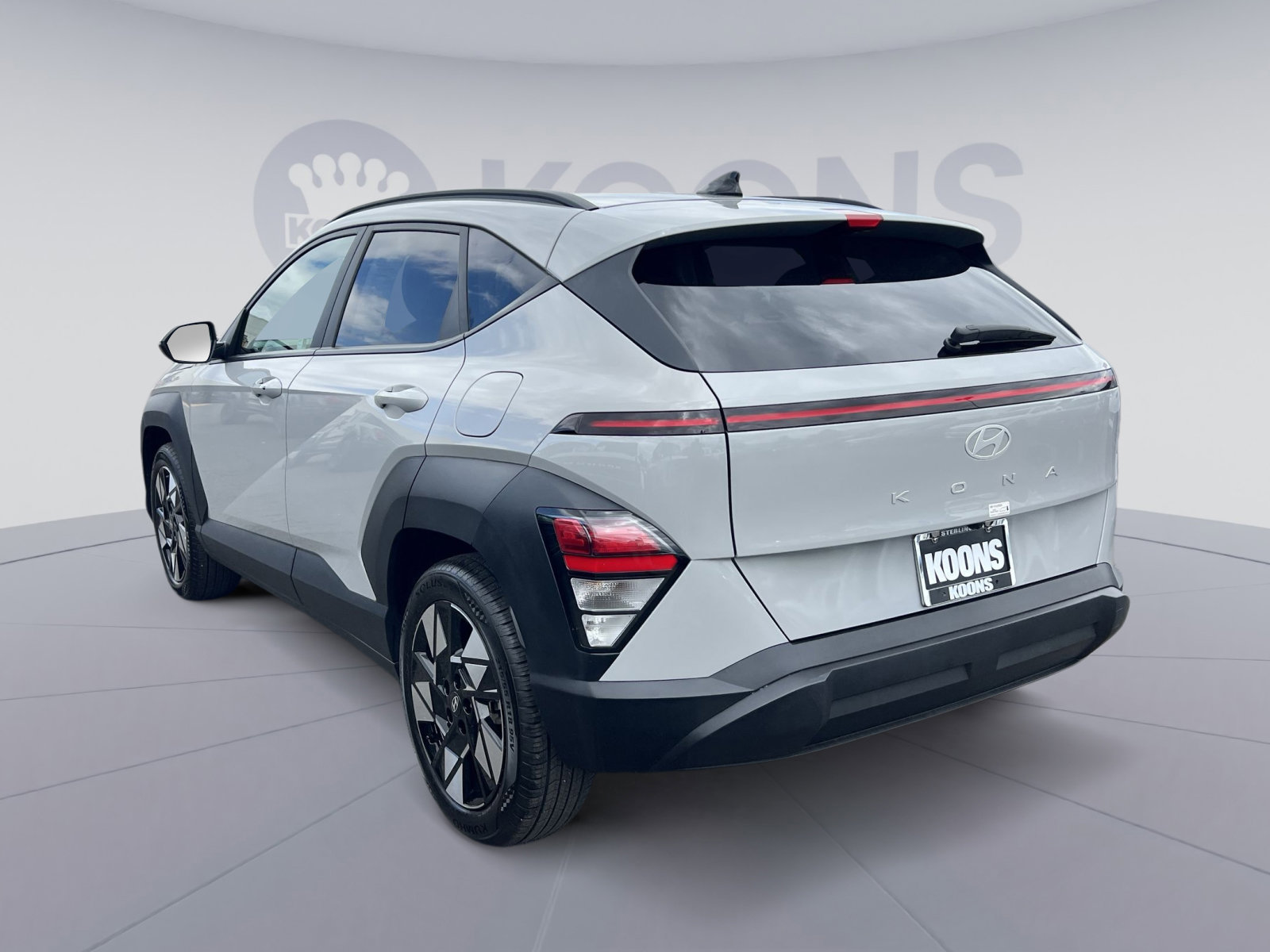Used 2025 Hyundai Kona SEL FWD image 14