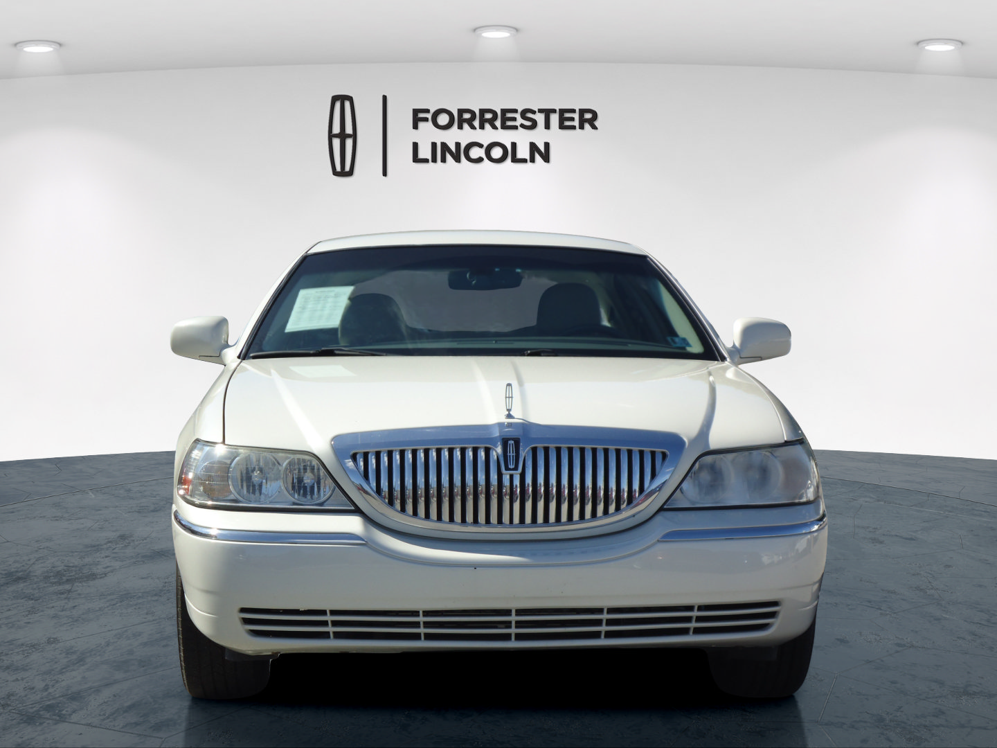 Used 2006 Lincoln Town Car Signature RWD image 8