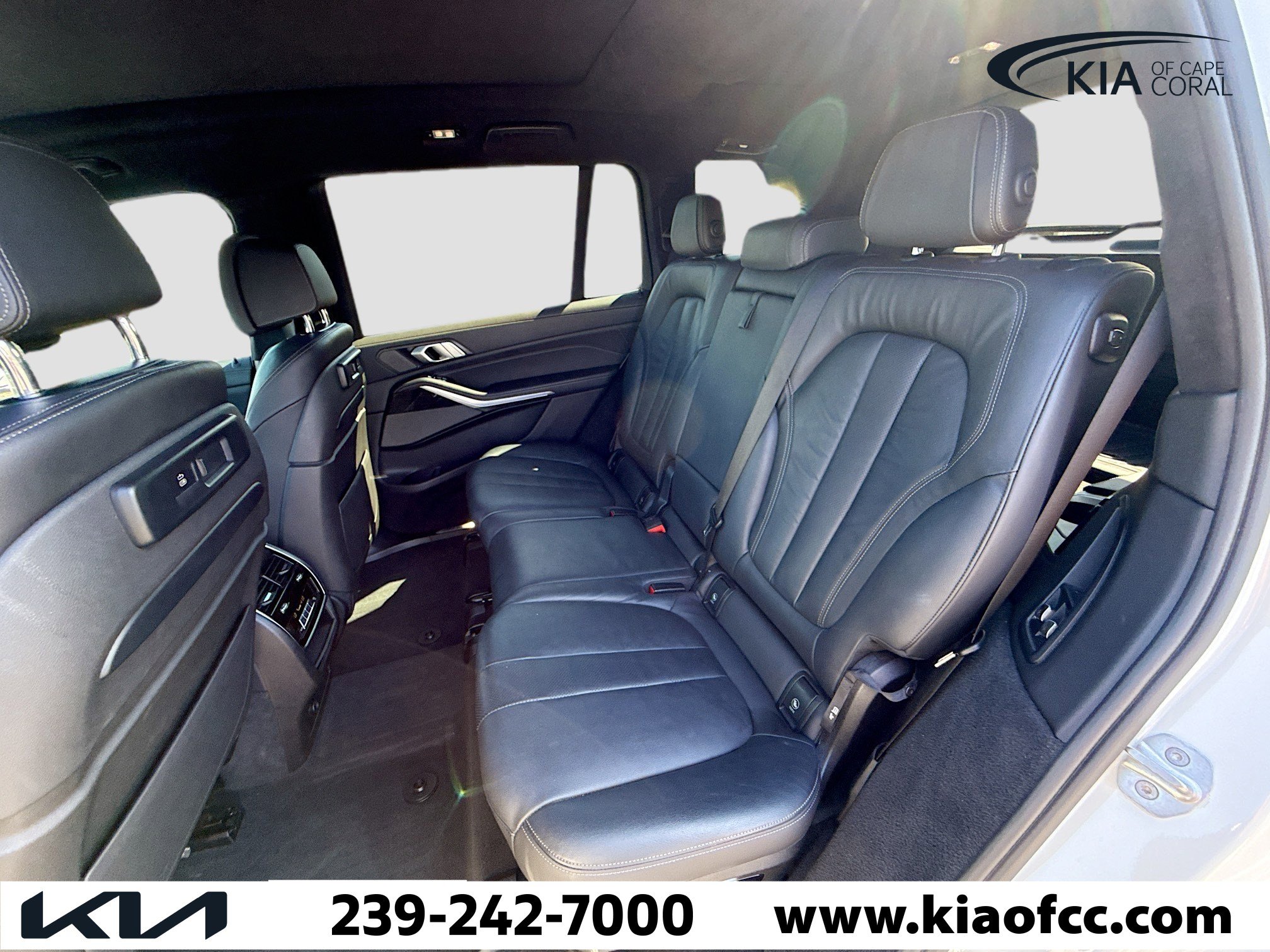 Used 2020 BMW X7 M50i w/ Executive Package image 22