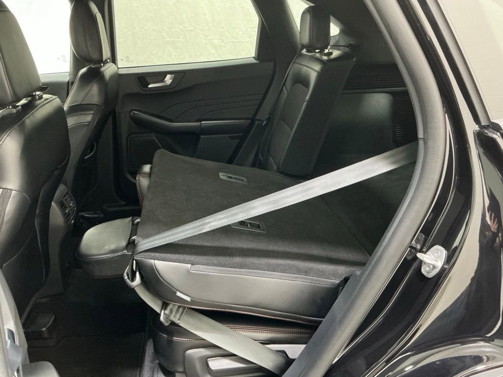Used 2025 Ford Escape ST-Line image 19