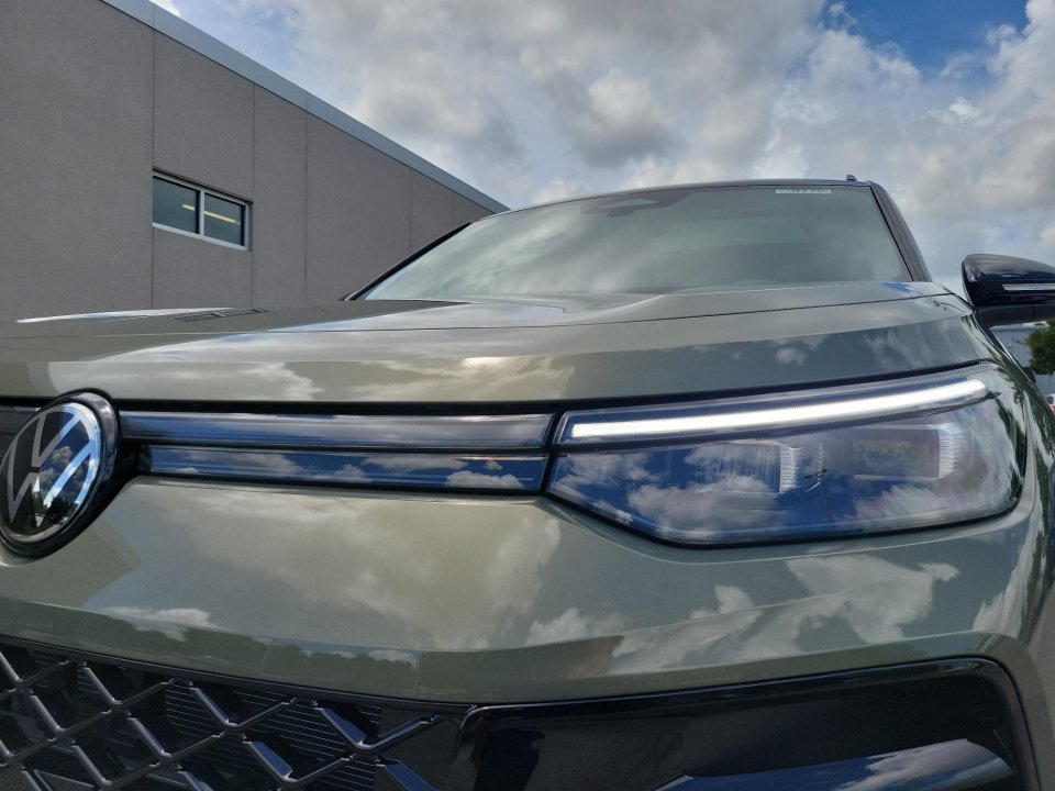 New 2026 Volkswagen Tiguan SE R-Line FWD image 26