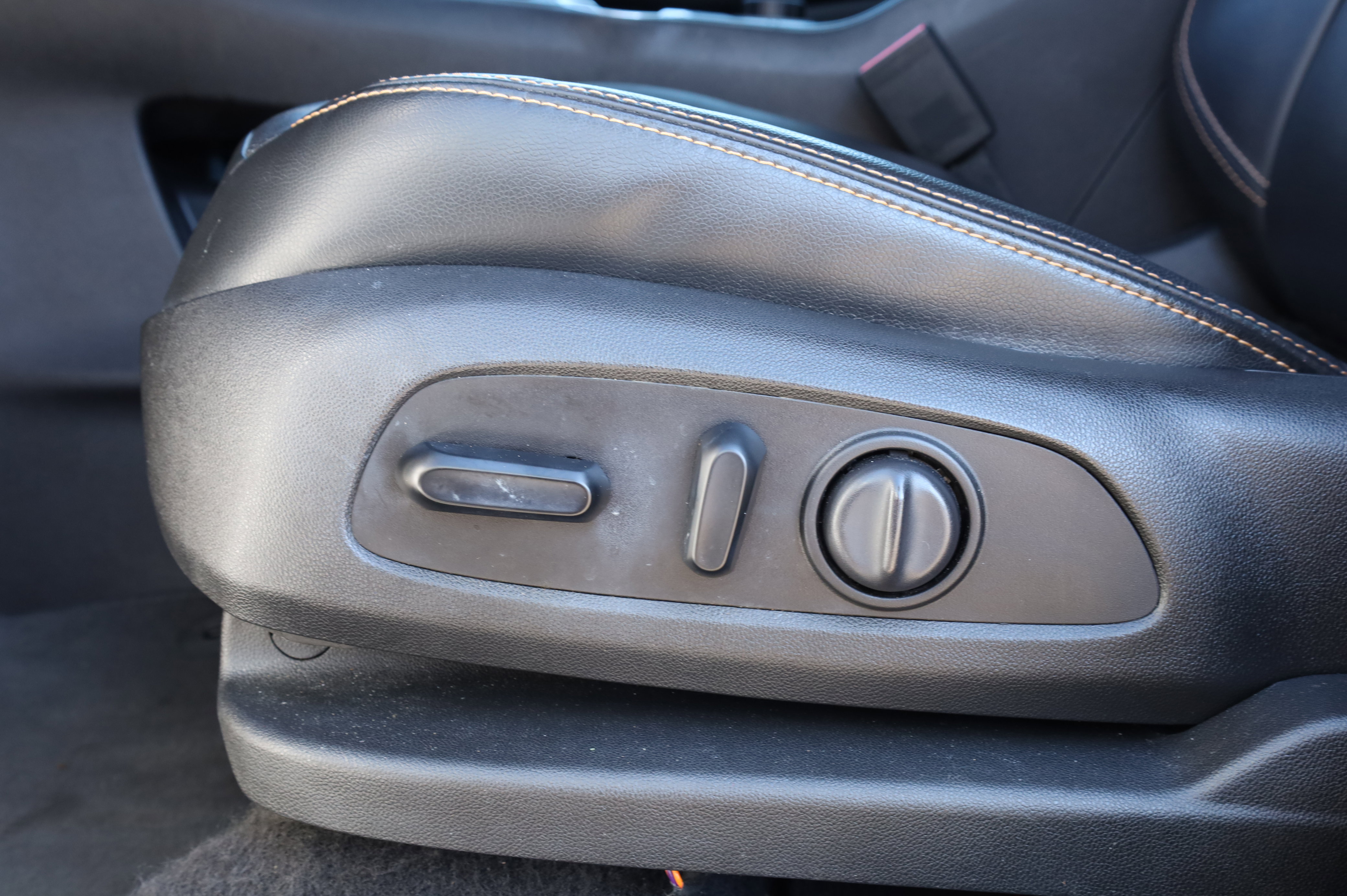 Used 2020 GMC Terrain SLT image 25