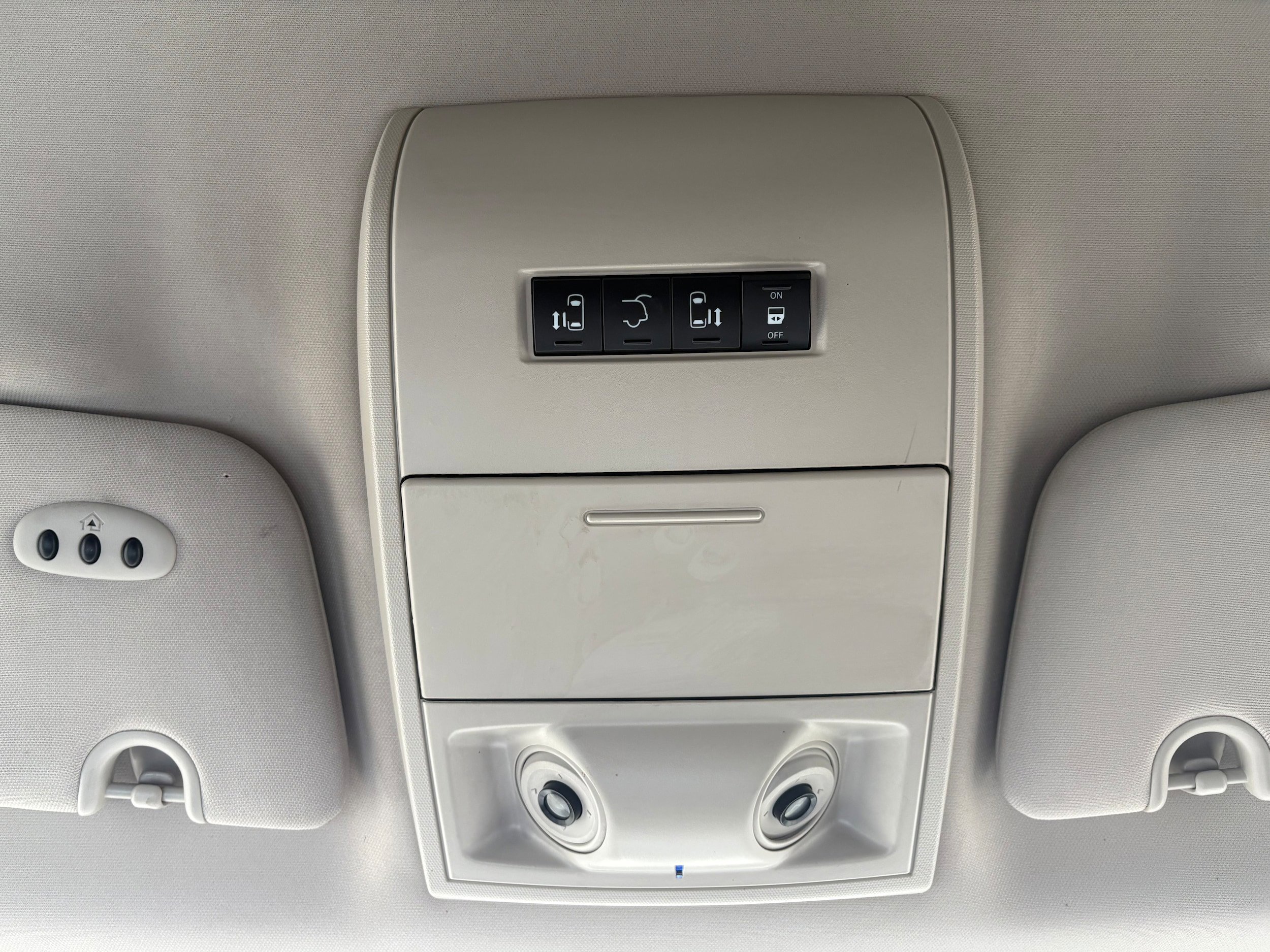 Used 2015 Chrysler Town & Country Touring FWD image 24