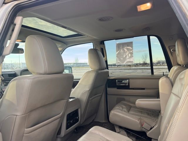Used 2015 Lincoln Navigator L 4WD image 31