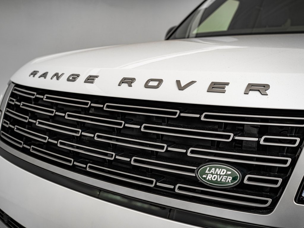 New 2026 Land Rover Range Rover Long Wheelbase SE image 3