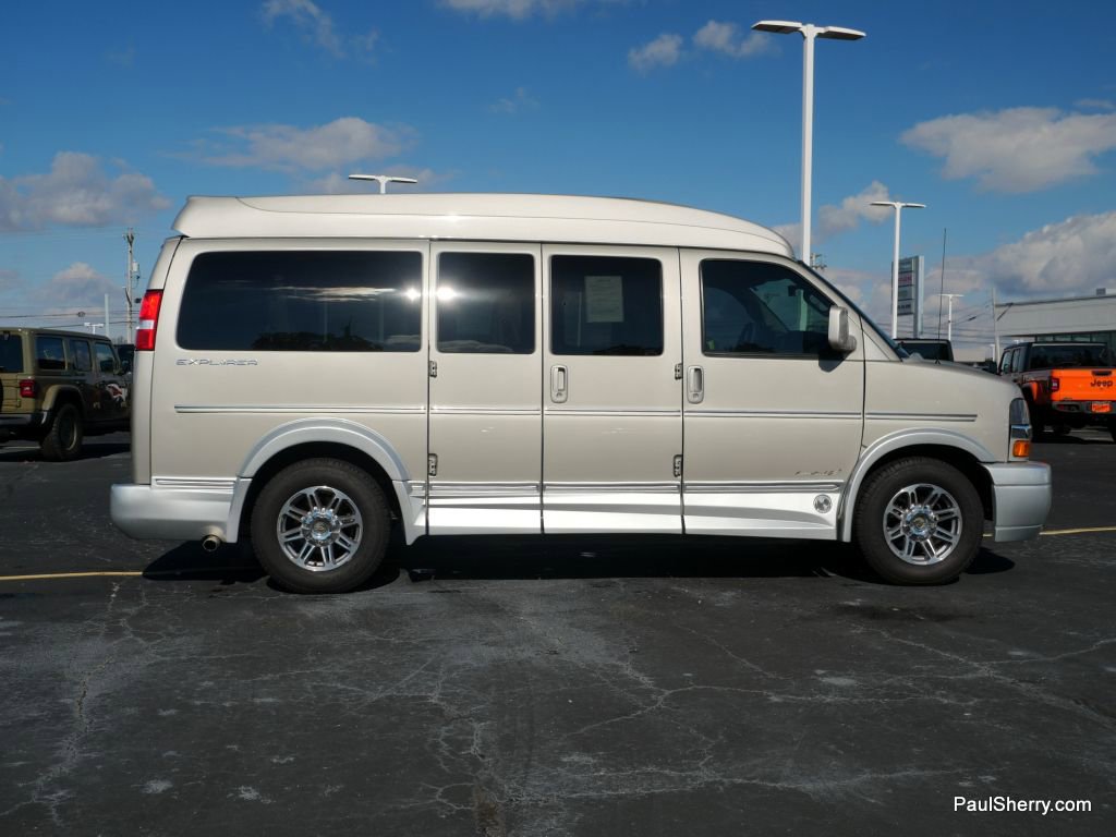Used 2021 Chevrolet Express 2500 LS w/ Enhanced Convenience Package image 18