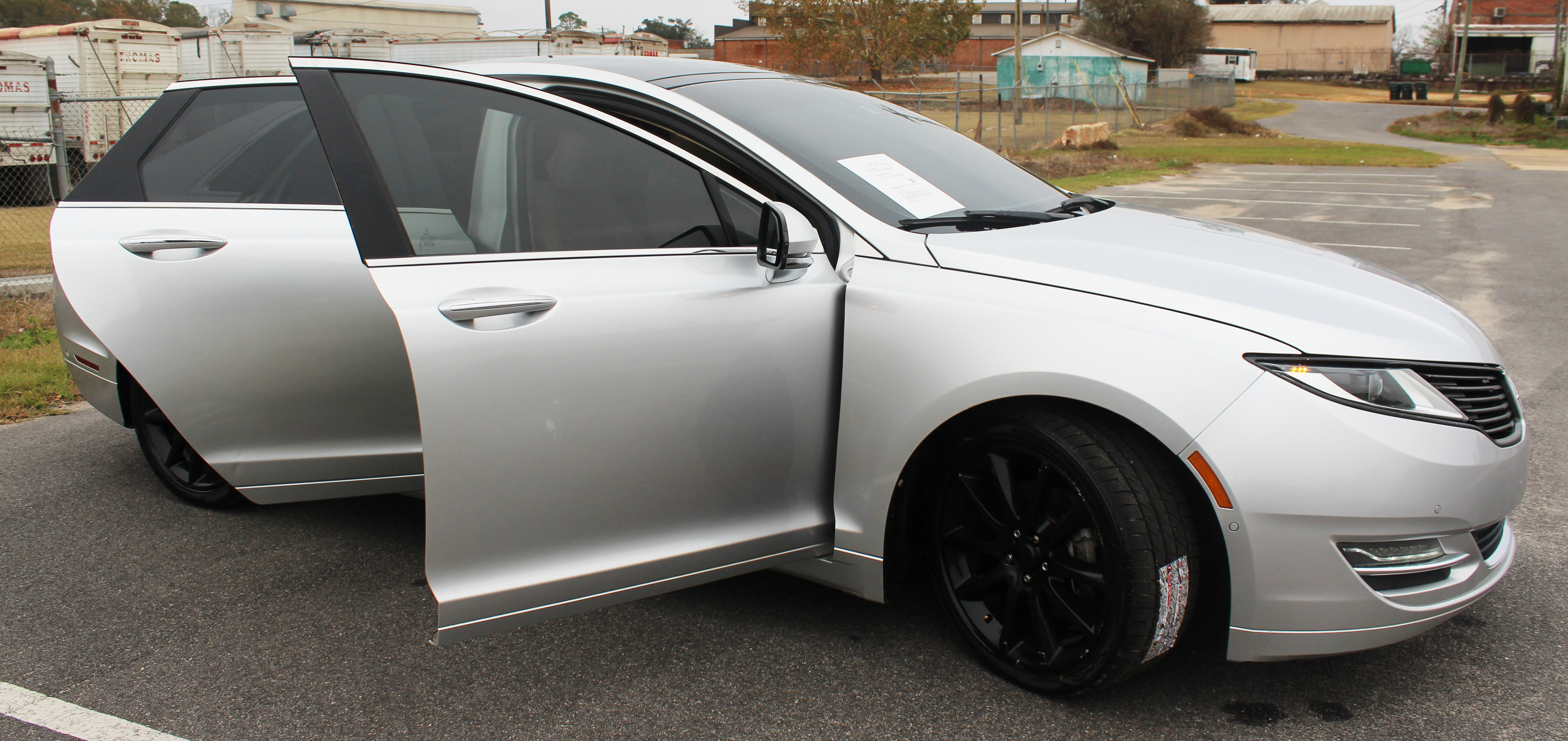 Used 2013 Lincoln MKZ Base image 9