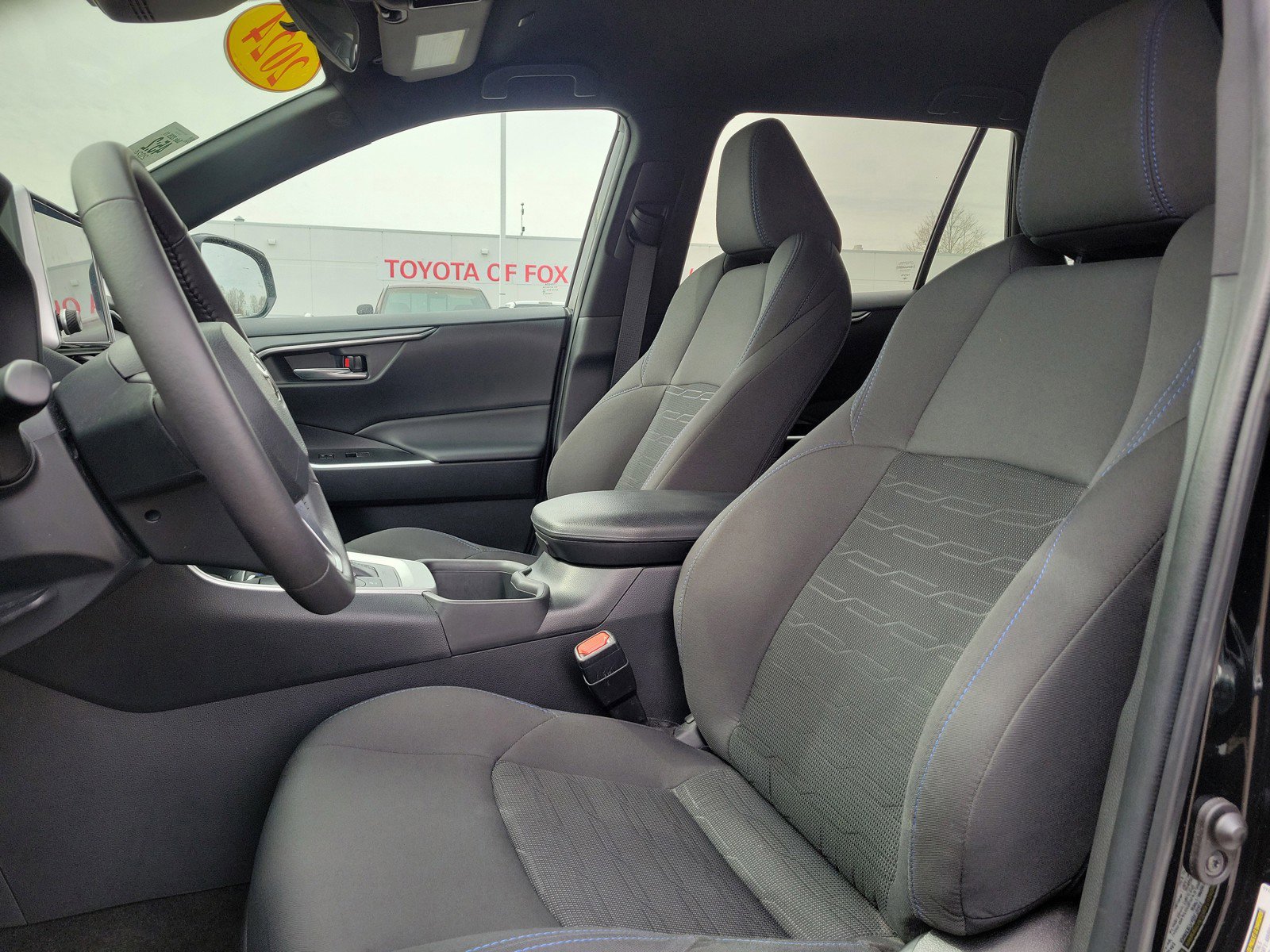 Used 2024 Toyota RAV4 SE AWD/4WD image 16