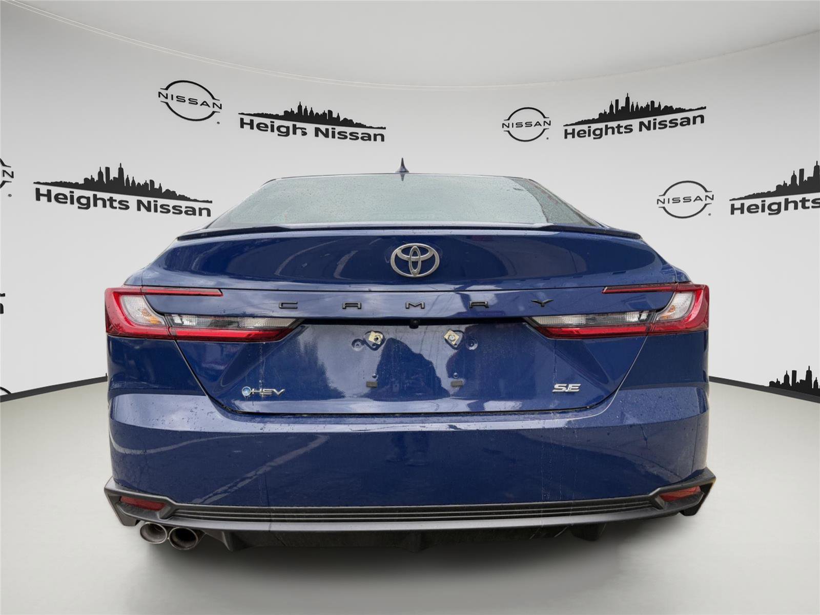 Used 2025 Toyota Camry SE FWD image 3