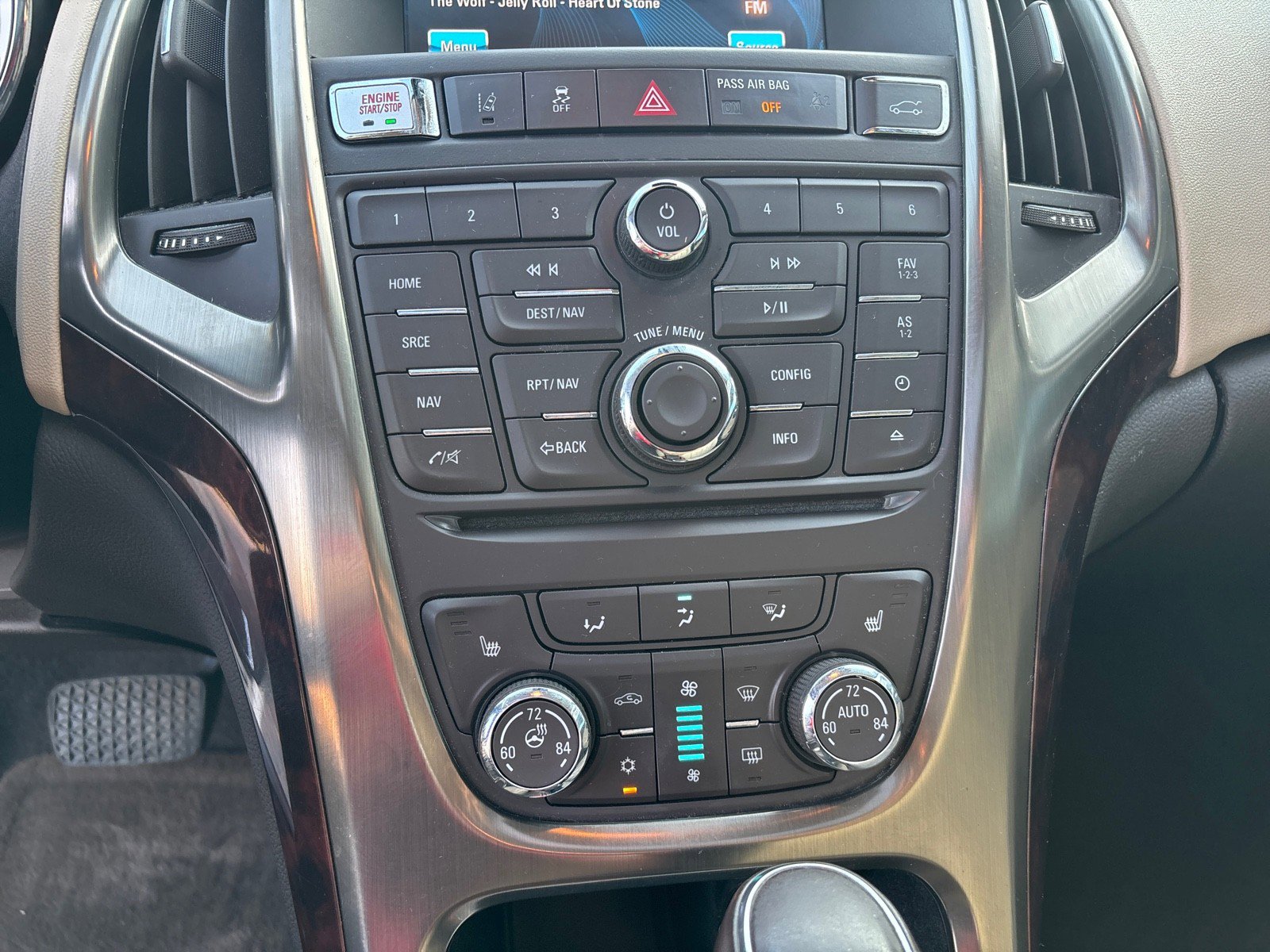 Used 2015 Buick Verano Leather w/ Experience Buick Package image 22