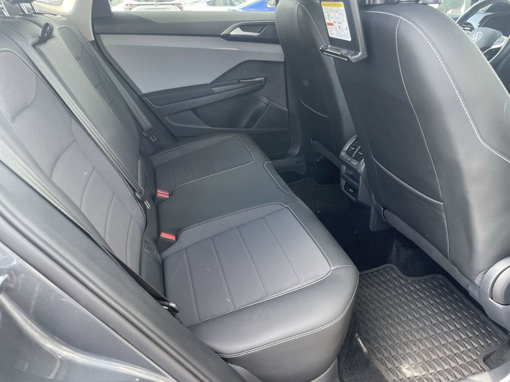 Certified 2022 Volkswagen Taos SE image 22