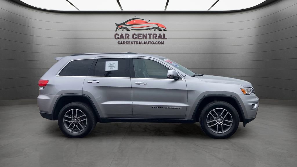 Used 2017 Jeep Grand Cherokee Limited AWD/4WD image 6