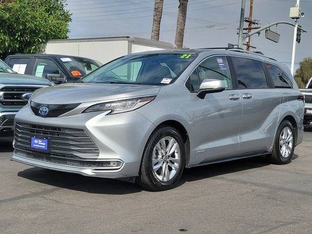 Used 2021 Toyota Sienna Limited FWD image 28
