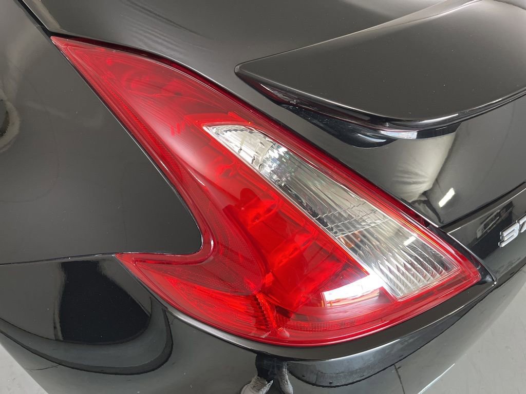 Used 2016 Nissan 370Z Touring w/ Aerodynamics Package RWD image 33