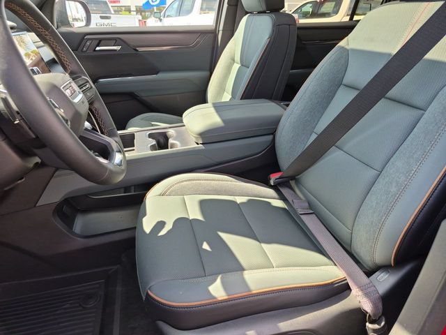 New 2026 GMC Acadia AT4 w/ LPO, Floor Liner Package AWD/4WD image 21