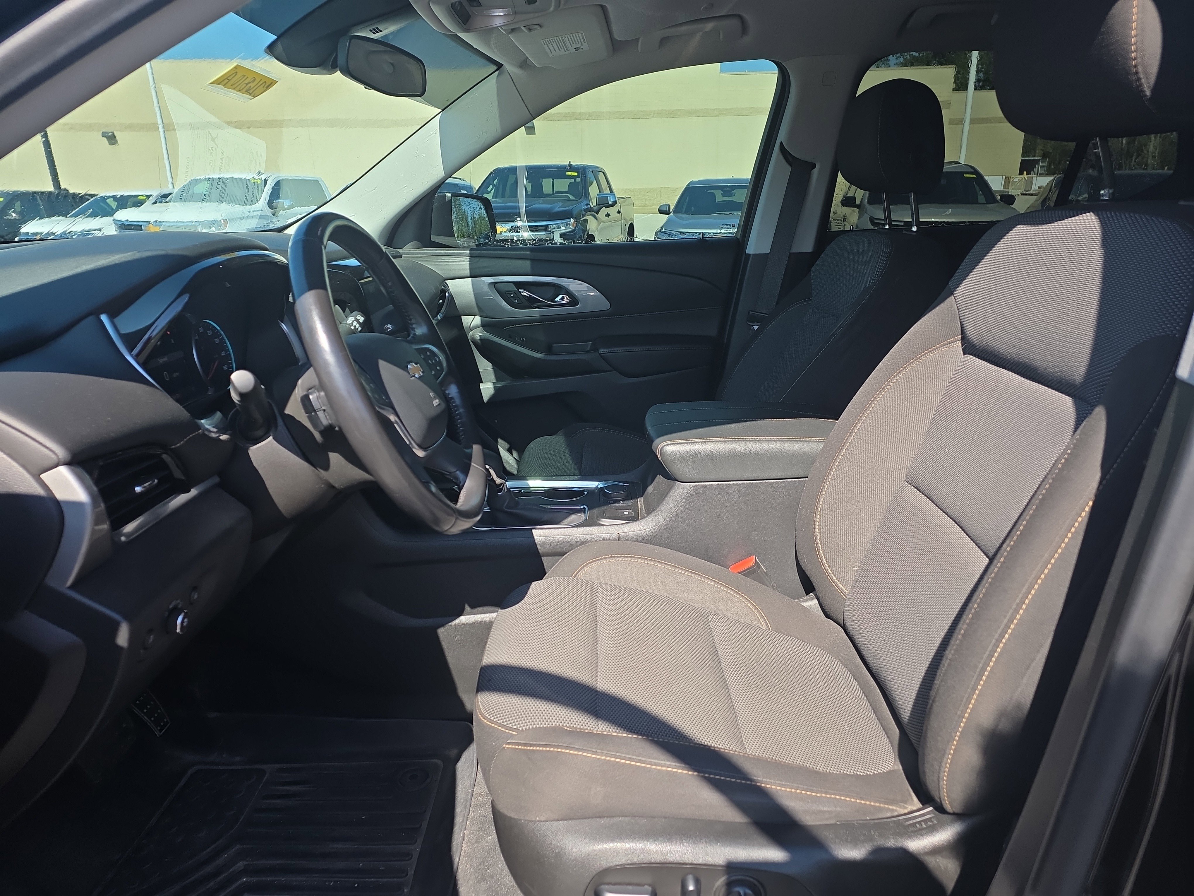 Used 2021 Chevrolet Traverse LT image 13