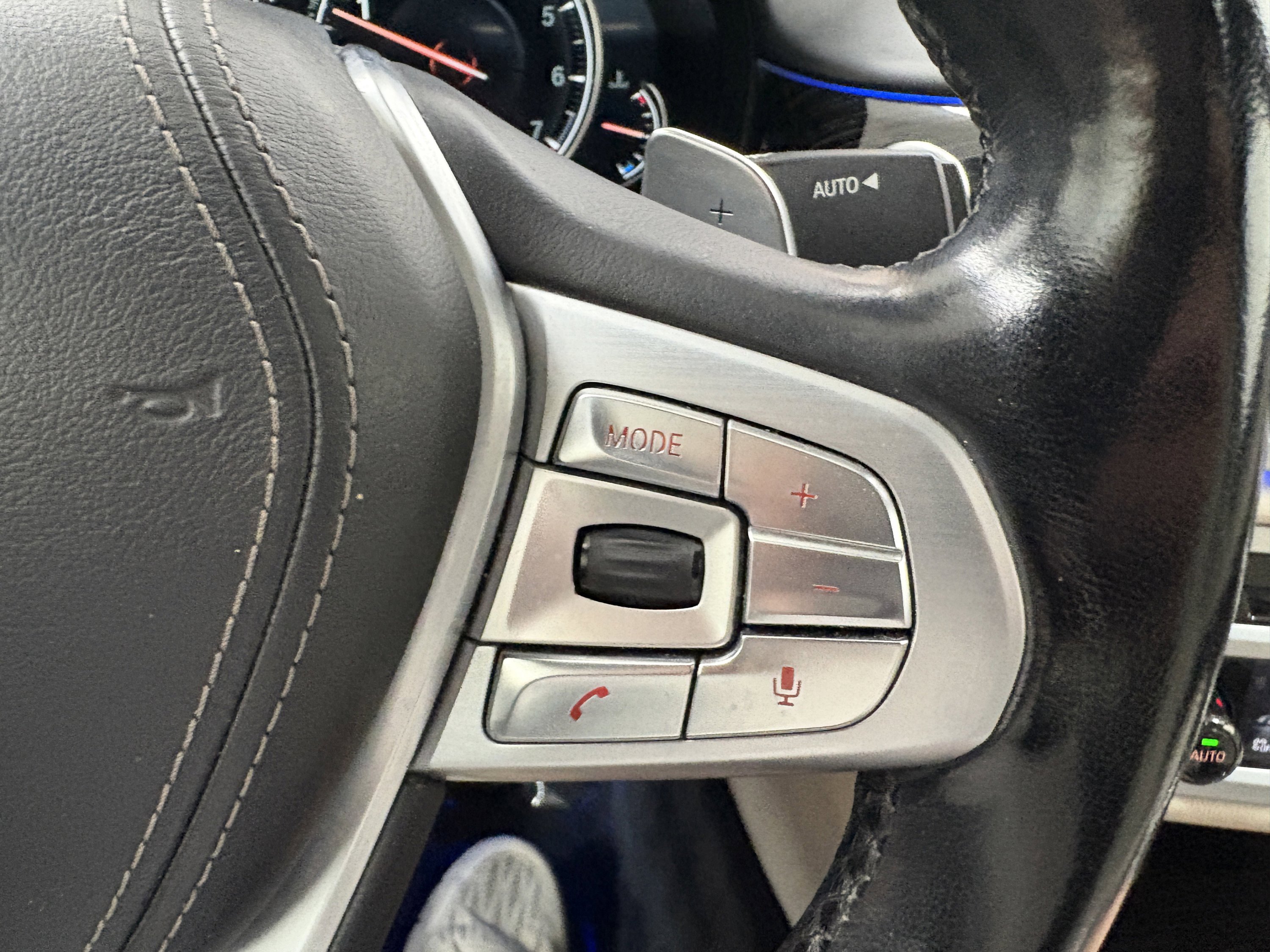 Used 2017 BMW 750i xDrive image 29