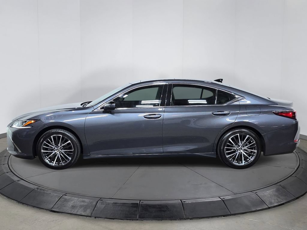 Used 2025 Lexus ES 350 w/ Premium Package FWD image 2