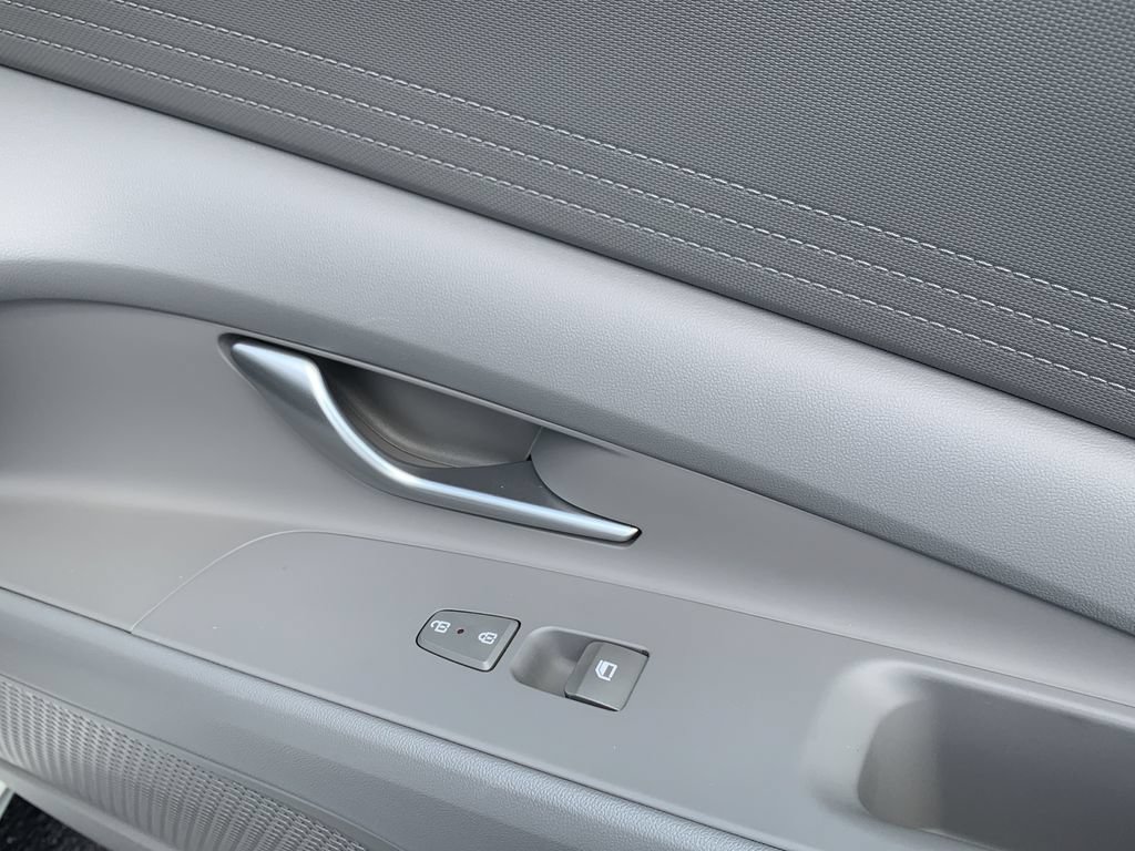 Certified 2026 Hyundai Elantra SE FWD image 34