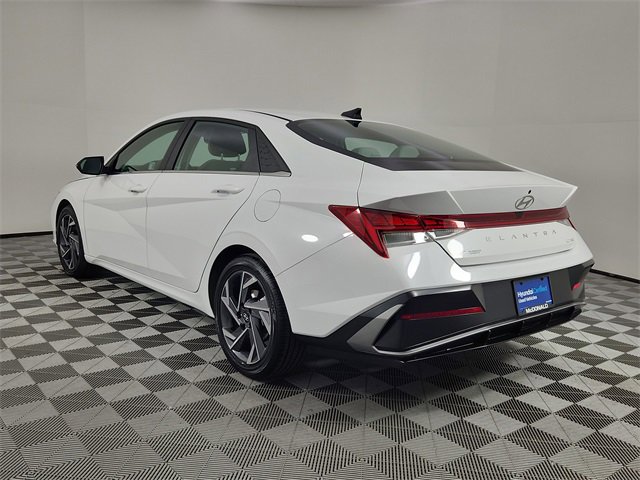 Certified 2025 Hyundai Elantra Limited image 3