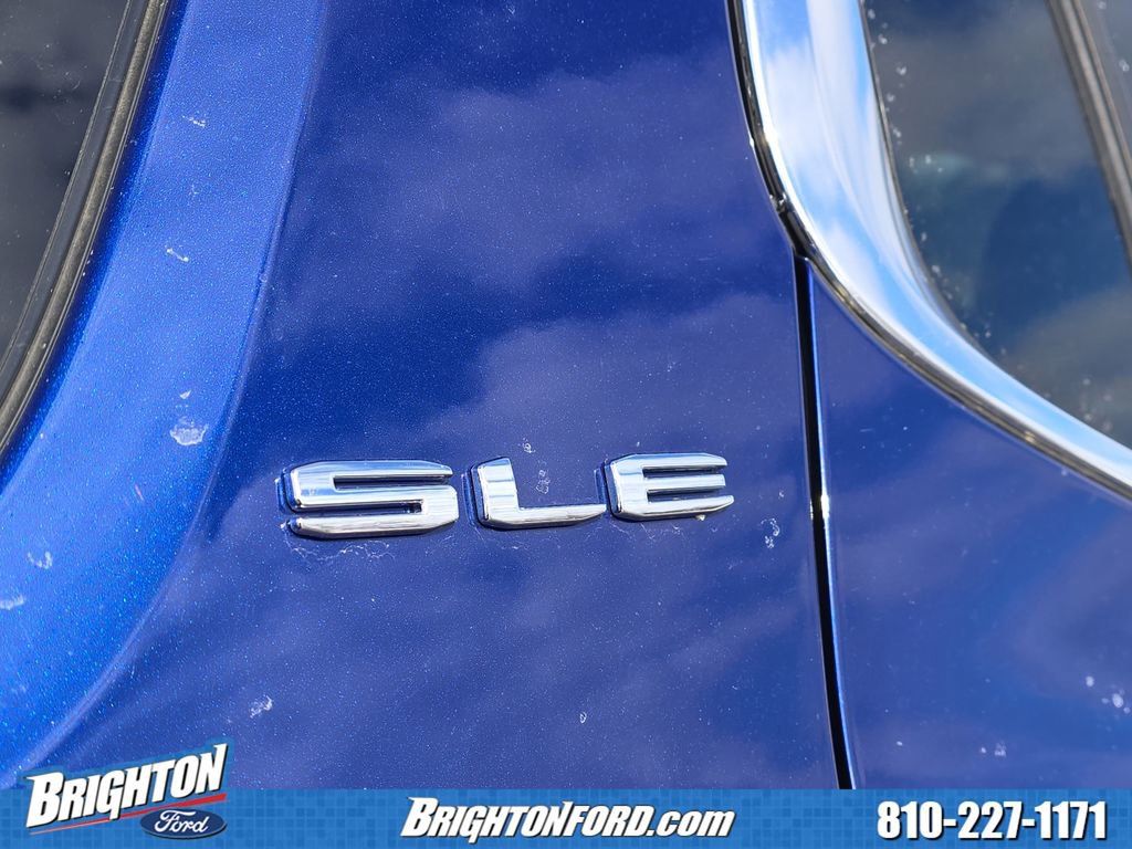 Used 2023 GMC Acadia SLE image 6