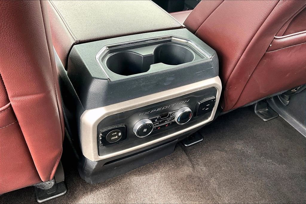 Used 2023 Ford Expedition Limited image 10