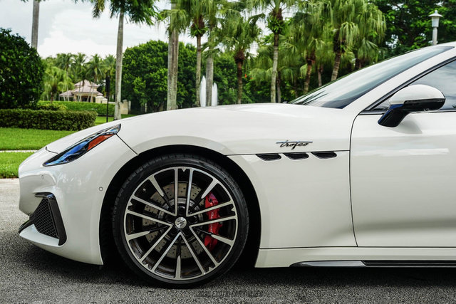 Used 2024 Maserati GranTurismo Trofeo AWD/4WD image 4