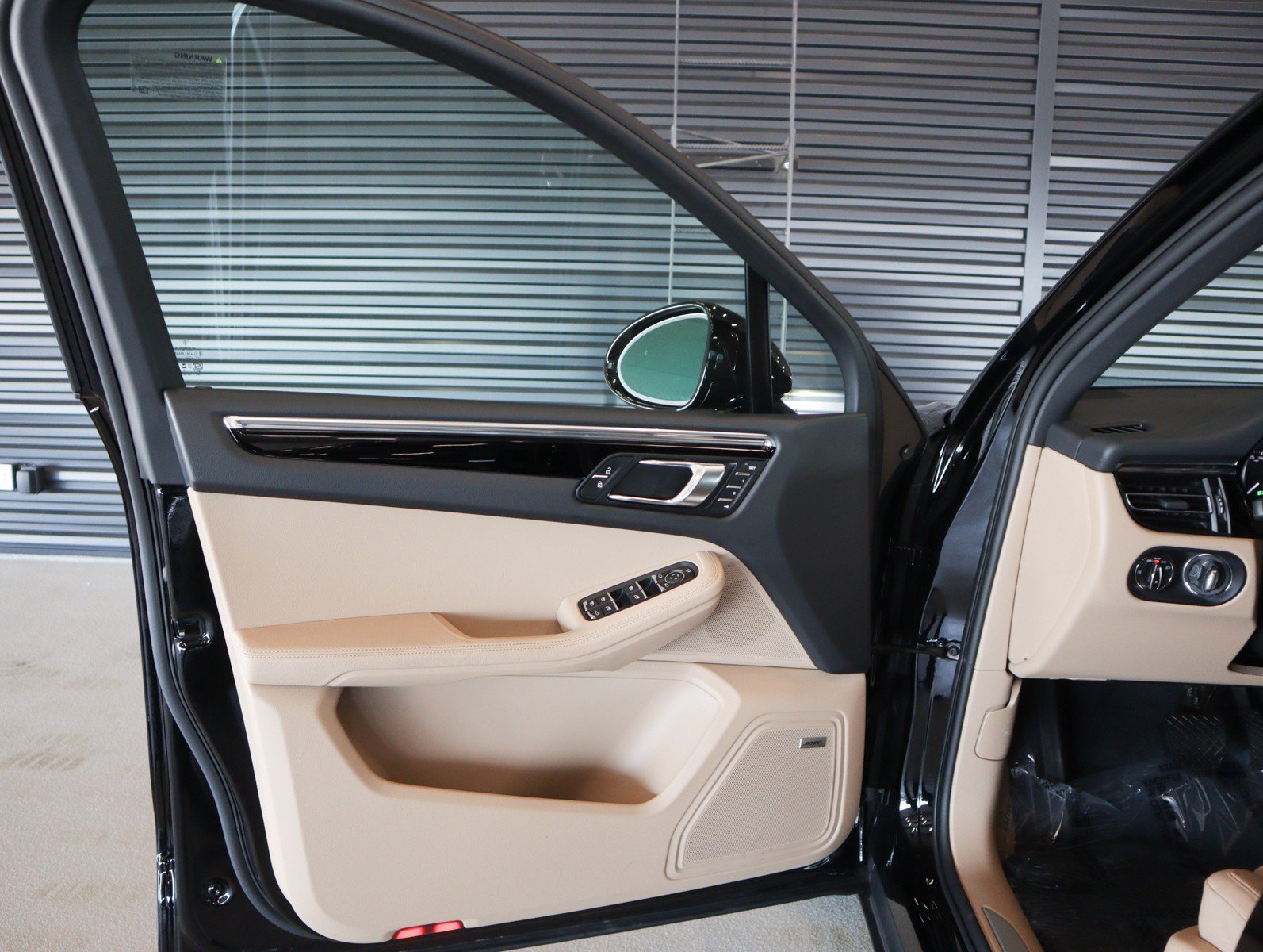 Certified 2026 Porsche Macan S AWD/4WD image 24