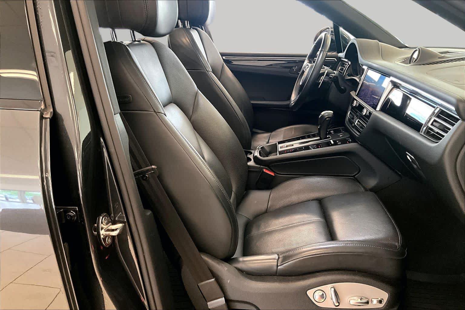 Used 2022 Porsche Macan AWD/4WD image 8