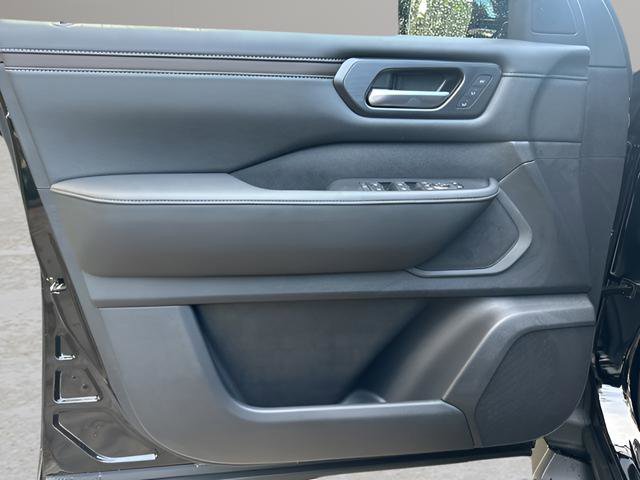 New 2026 Nissan Armada SL image 14