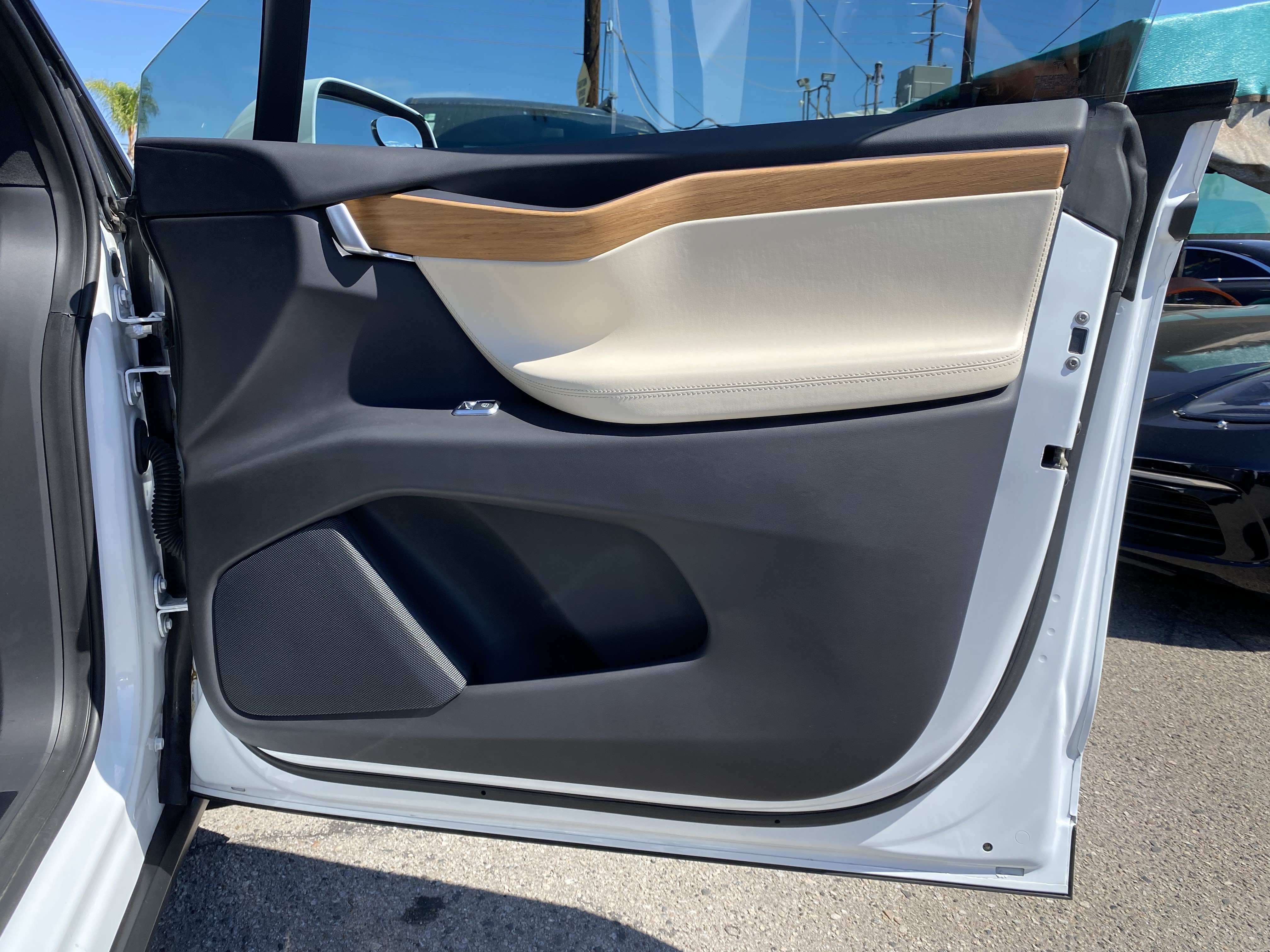 Used 2019 Tesla Model X Long Range AWD/4WD image 28